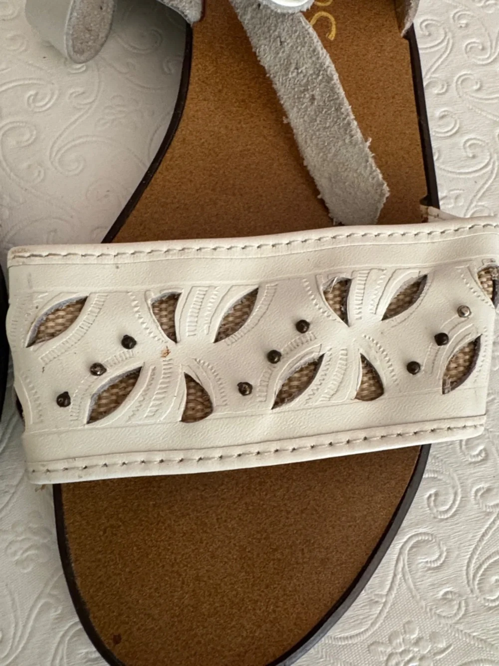 White Leather sandals with cutouts BUY 1 GET 1 - READ - Picture 4 of 4